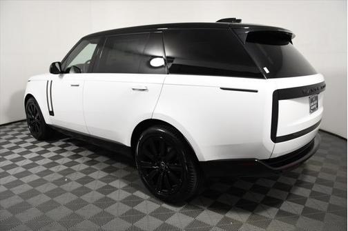2025 Land Rover Range Rover P530 SE 7 Seat
