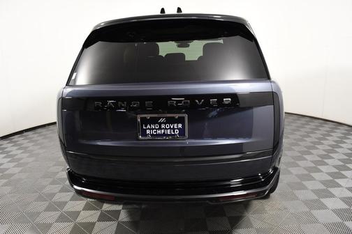 2025 Land Rover Range Rover P400 SE