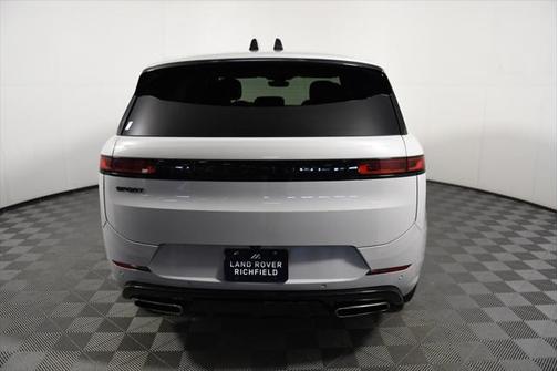 2024 Land Rover Range Rover Sport SE