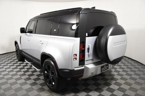 2022 Land Rover Defender 110 SE