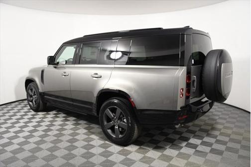 2025 Land Rover Defender 130 P400 X-Dynamic SE