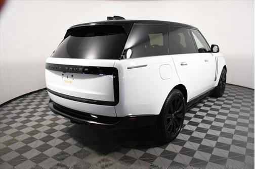 2025 Land Rover Range Rover P530 SE