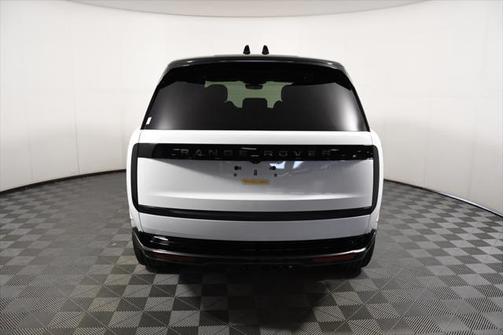 2025 Land Rover Range Rover P530 SE