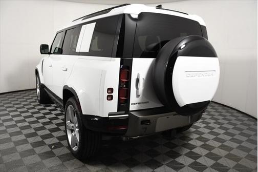 2025 Land Rover Defender 110 P400 X-Dynamic SE