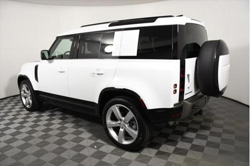 2025 Land Rover Defender 110 P400 X-Dynamic SE