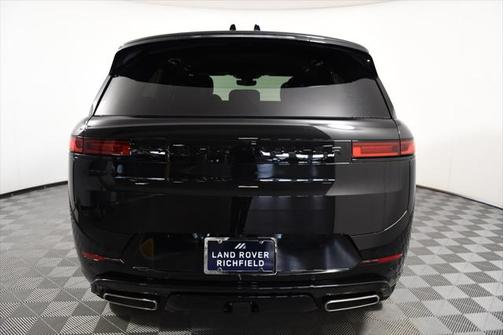 2025 Land Rover Range Rover Sport SE