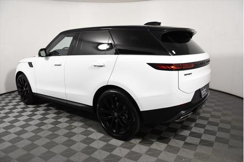 2025 Land Rover Range Rover Sport SE