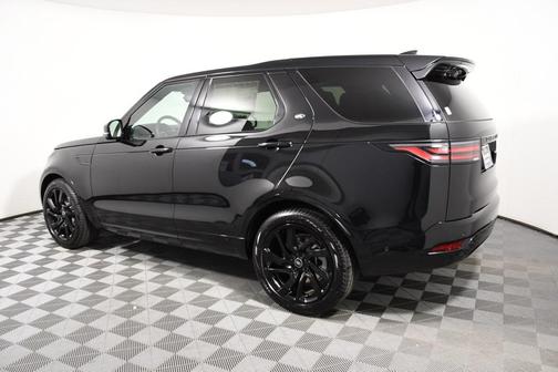 2025 Land Rover Discovery P300 Dynamic SE