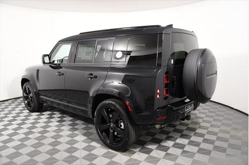 2025 Land Rover Defender 110 P400 X-Dynamic SE