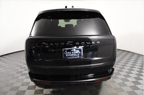2025 Land Rover Range Rover P530 SE