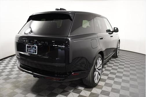 2025 Land Rover Range Rover P530 SE