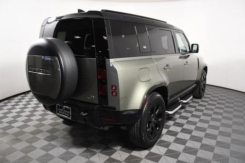 2023 Land Rover Defender 110 X-Dynamic SE