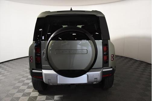 2025 Land Rover Defender 110 P300