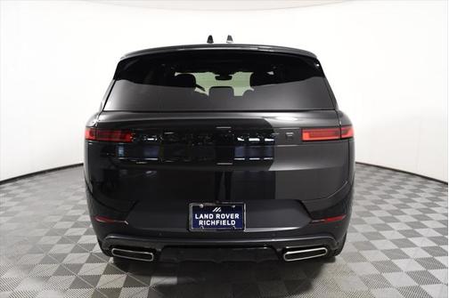 2025 Land Rover Range Rover Sport SE