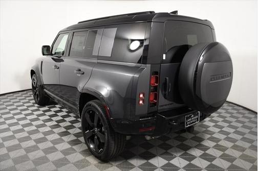 2025 Land Rover Defender 110 P400 X-Dynamic SE