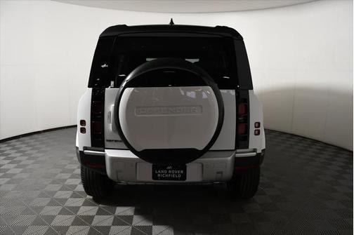 2025 Land Rover Defender 110 P300
