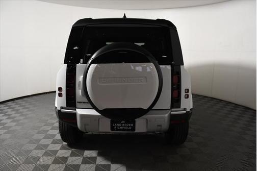 2025 Land Rover Defender 110 P300