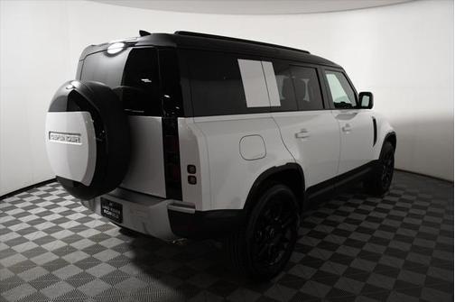 2025 Land Rover Defender 110 P300
