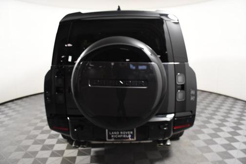 2026 Land Rover Defender V8