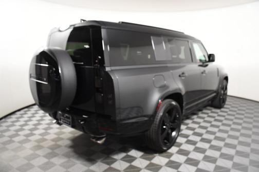 2026 Land Rover Defender V8