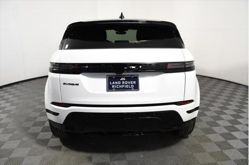 2026 Land Rover Range Rover Evoque Dynamic SE