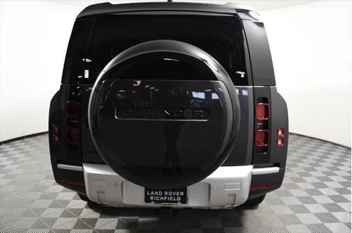2025 Land Rover Defender 130 P300 S
