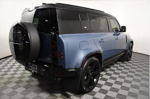 2022 Land Rover Defender 110 X-Dynamic HSE