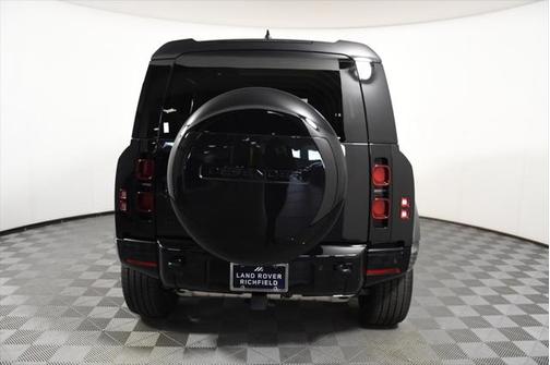 2025 Land Rover Defender 90 P400 X-Dynamic SE