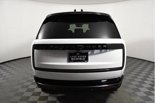2025 Land Rover Range Rover P530 SE