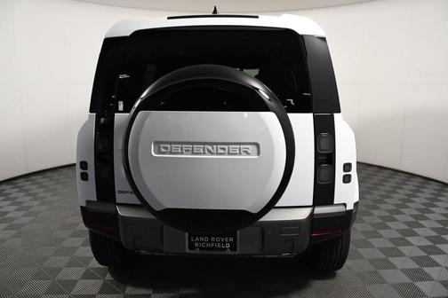2026 Land Rover Defender 