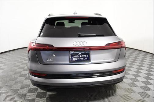 2022 Audi e-tron Premium