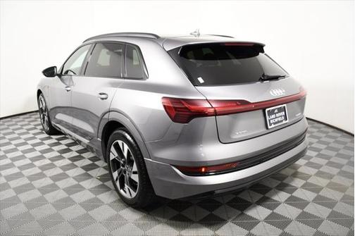 2022 Audi e-tron Premium