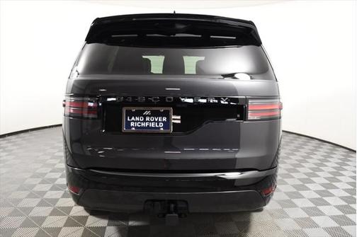 2025 Land Rover Discovery P360 Dynamic SE