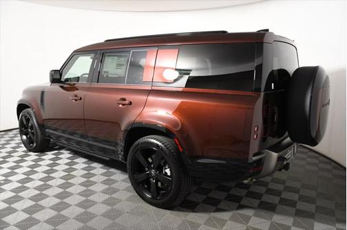 2025 Land Rover Defender 130 P400 X-Dynamic SE