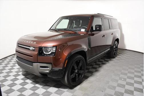 2025 Land Rover Defender 130 P400 X-Dynamic SE