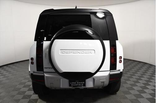 2025 Land Rover Defender 110 P300