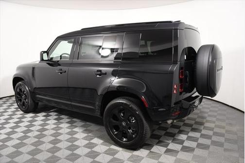 2025 Land Rover Defender 110 P400 X-Dynamic SE