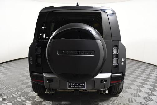 2024 Land Rover Defender 110 P525 Carpathian Edition