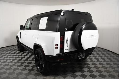 2025 Land Rover Defender 110 P400 X-Dynamic SE