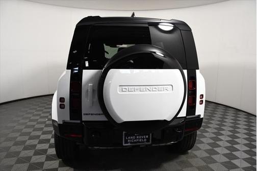 2025 Land Rover Defender 110 P400 X-Dynamic SE