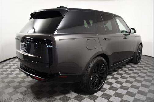 2025 Land Rover Range Rover P530 SE