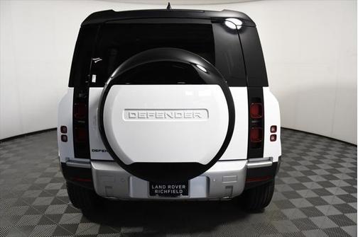 2025 Land Rover Defender 110 P300
