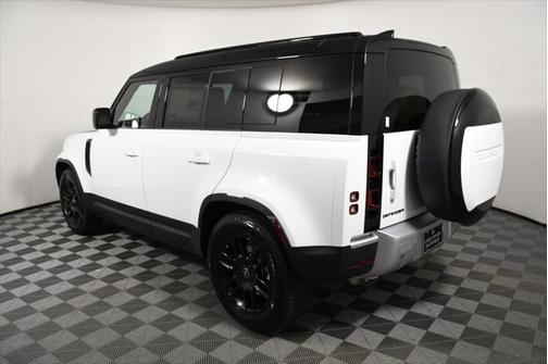 2025 Land Rover Defender 110 P300