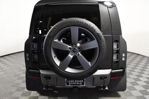 2024 Land Rover Defender 110 P525 Carpathian Edition