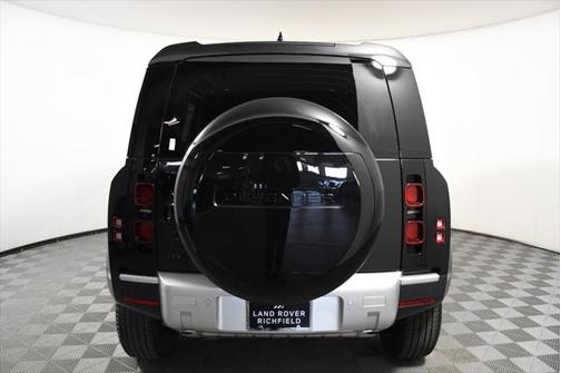 2025 Land Rover Defender 110 P400 S