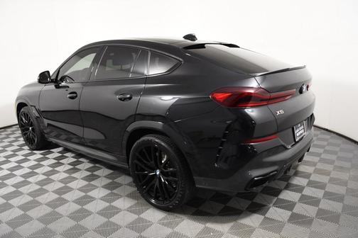 2022 BMW X6 M50i