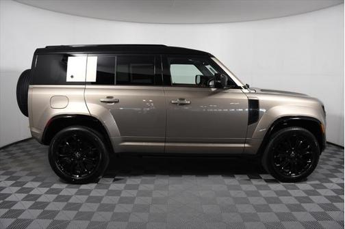 2025 Land Rover Defender 110 V8
