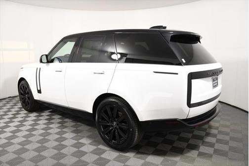 2025 Land Rover Range Rover P530 SE