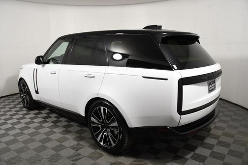 2026 Land Rover Range Rover P530 SE