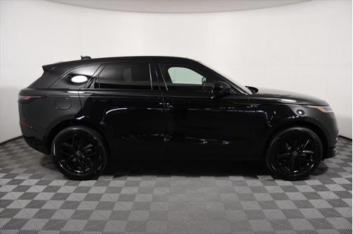 2026 Land Rover Range Rover Velar P250 SE R-Dynamic